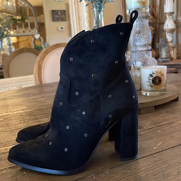 Atalina Black suede studded Booties Size 9 - Picture 2 of 5